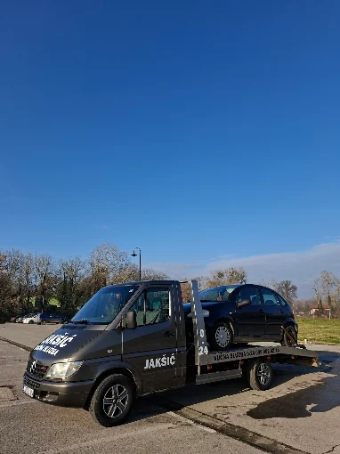 Kombi vozilo spremno za vuču u Slavoniji