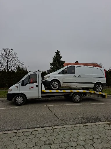 Priprema alata za pomoć na cesti u Slavoniji