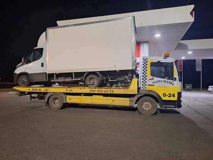 Zamjena gume u uskoj ulici u Retfali