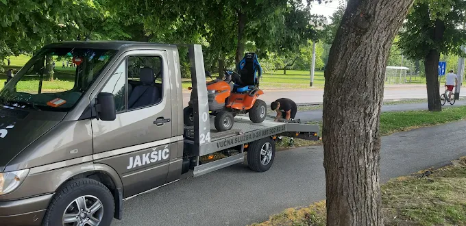 Siguran prijevoz vozila na prikolici Jakšić u Osječkoj regiji